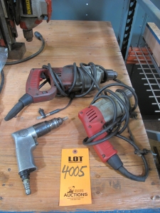 LOT TO INCLUDE: (1) MILWAUKEE 1/2 IN DRILL, CATALOG # 400741, MILWAUKEE HAND DRILL, 3/8 IN, CATALOG# 0222-1, 3.5 A, 0-1000 RPM, 120 V, (1) CENTRAL PNEUMATIC 3/8 IN DRILL MODEL# R95030021. LOADING & HANDLING FEE $5-4005